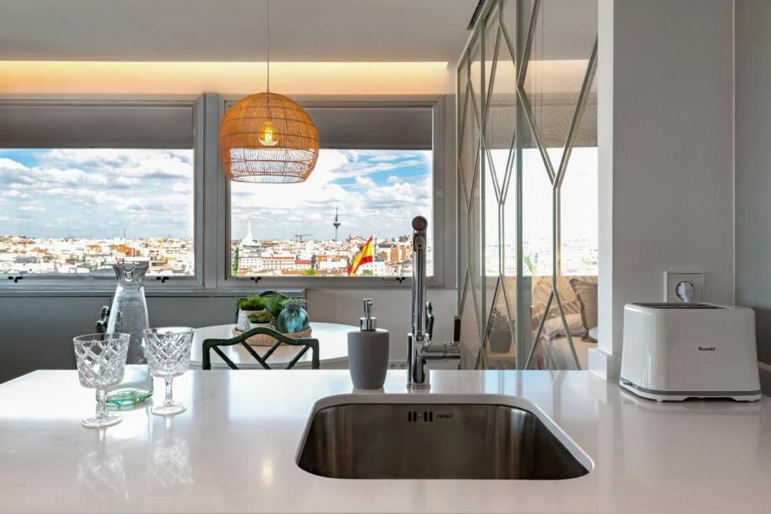 2 Bedrooms 1 Bathroom Furnished - Justicia - Incredible Views - Mintystay Madrid Extérieur photo